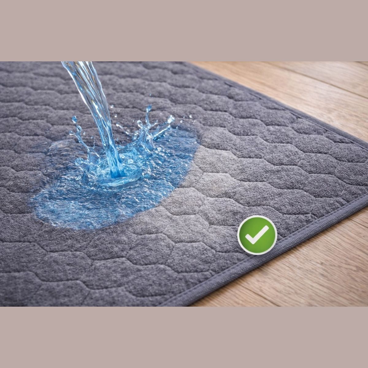tapis absorbant chien anti fuite démonstration absorption liquide